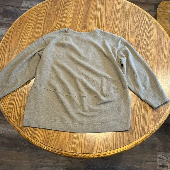 Lululemon Textured V-Neck Pullover - Picture 2 of 8